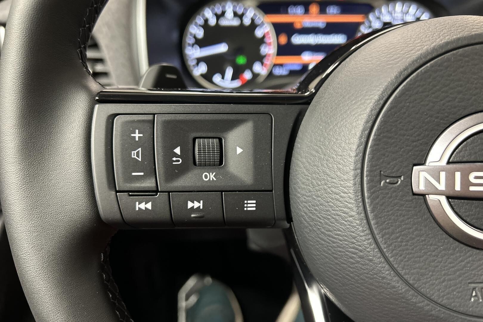 Nissan Qashqai iso kuva 18