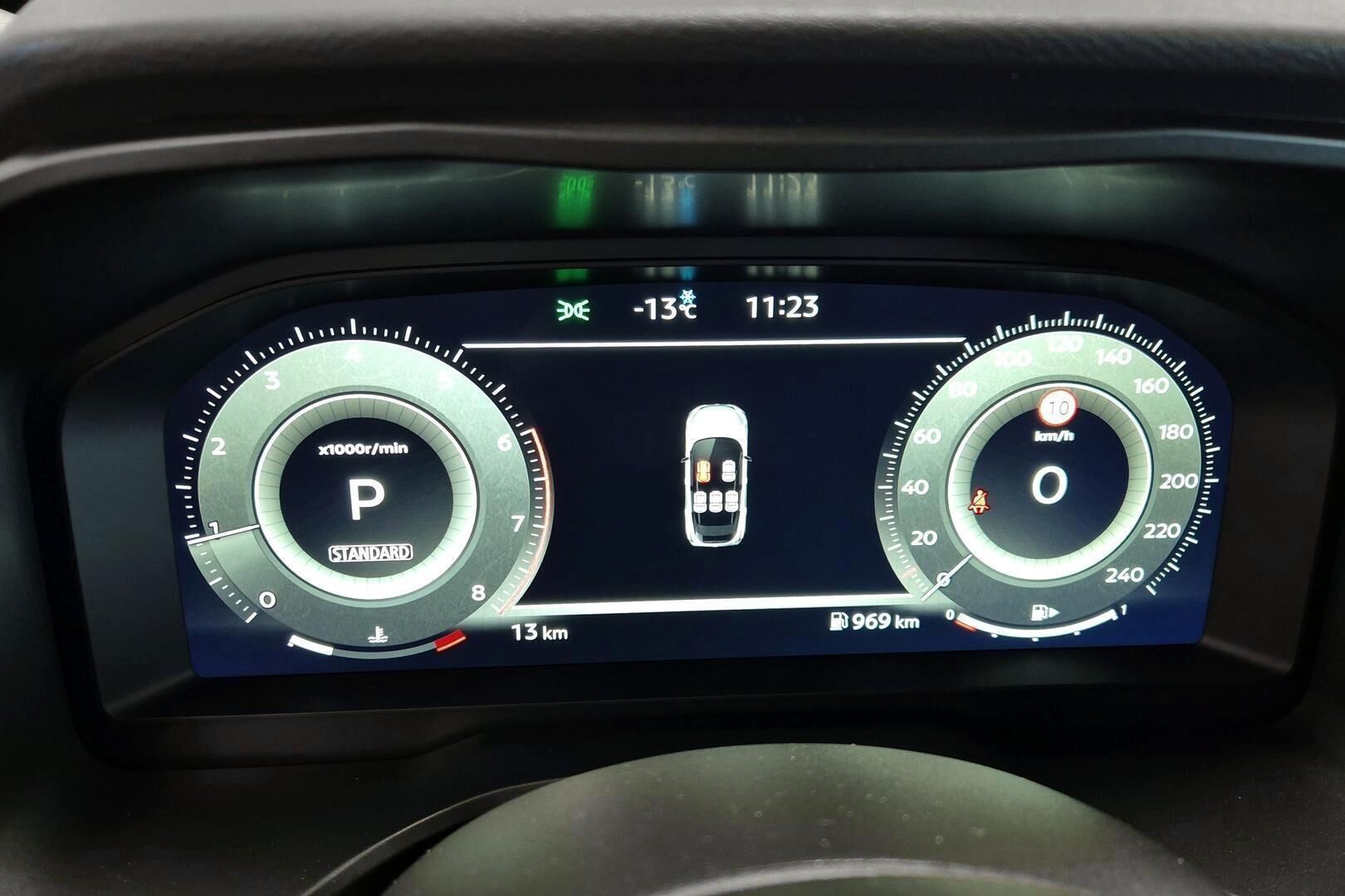 Nissan Qashqai iso kuva 9