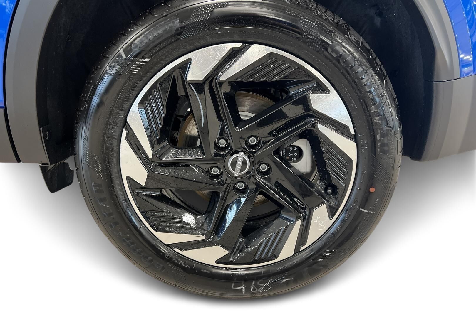 Nissan Qashqai iso kuva 12