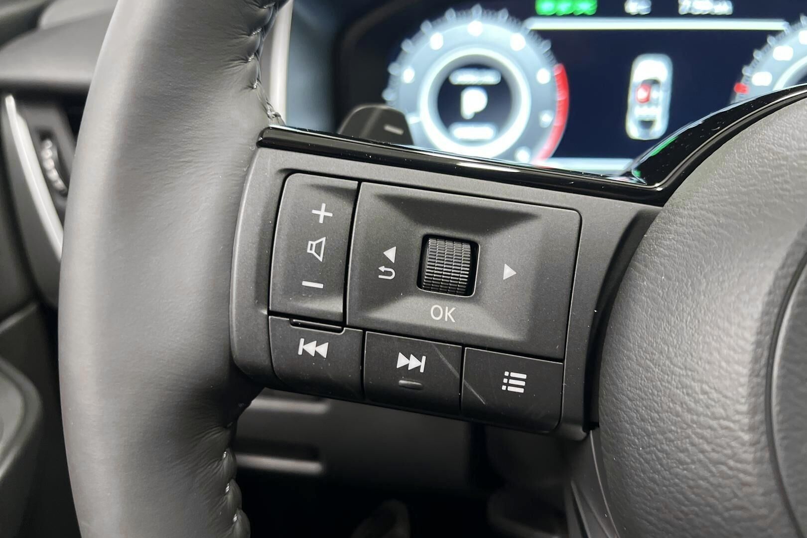 Nissan Qashqai iso kuva 16