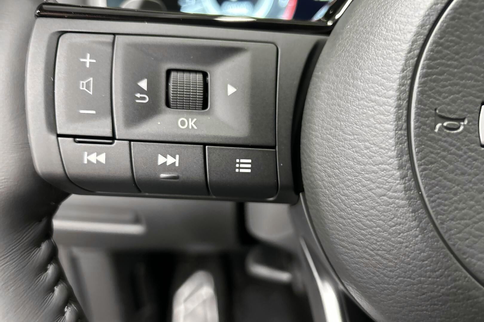 Nissan Qashqai iso kuva 14