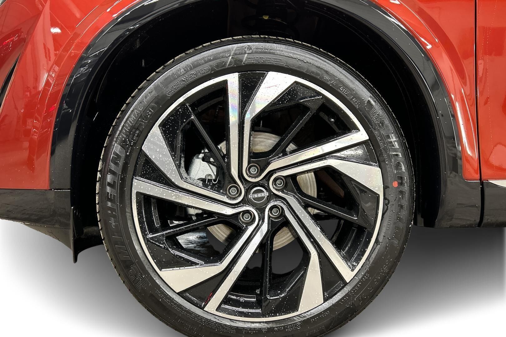 Nissan Qashqai iso kuva 6