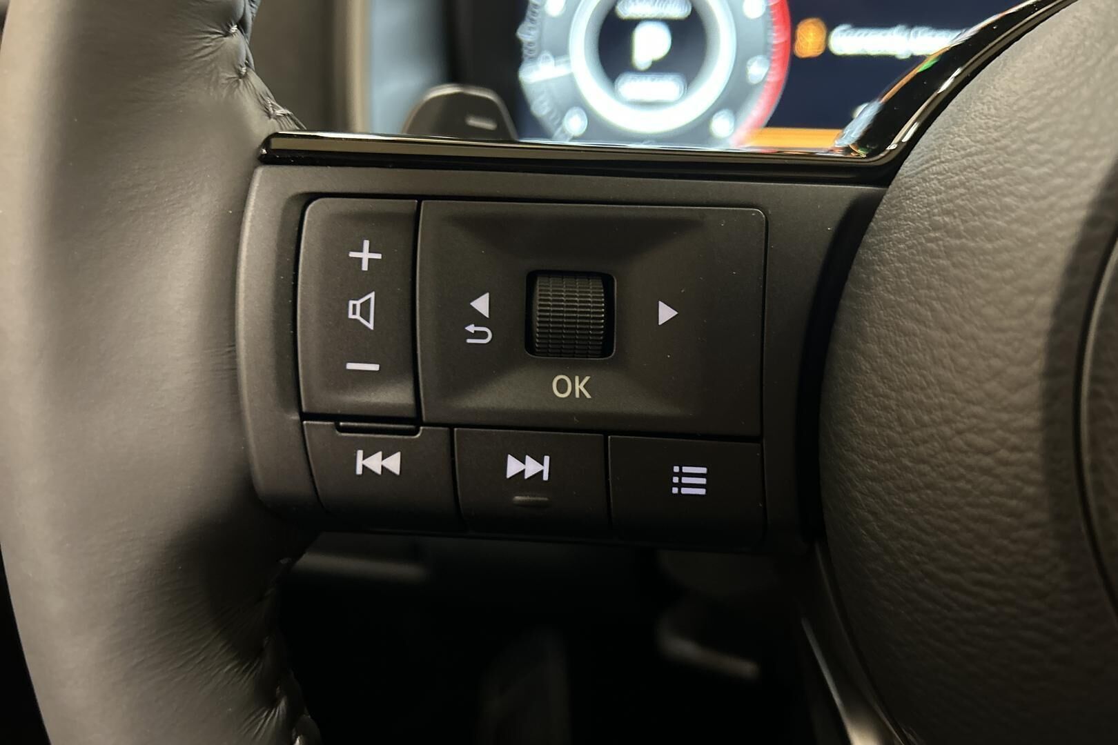 Nissan Qashqai iso kuva 7