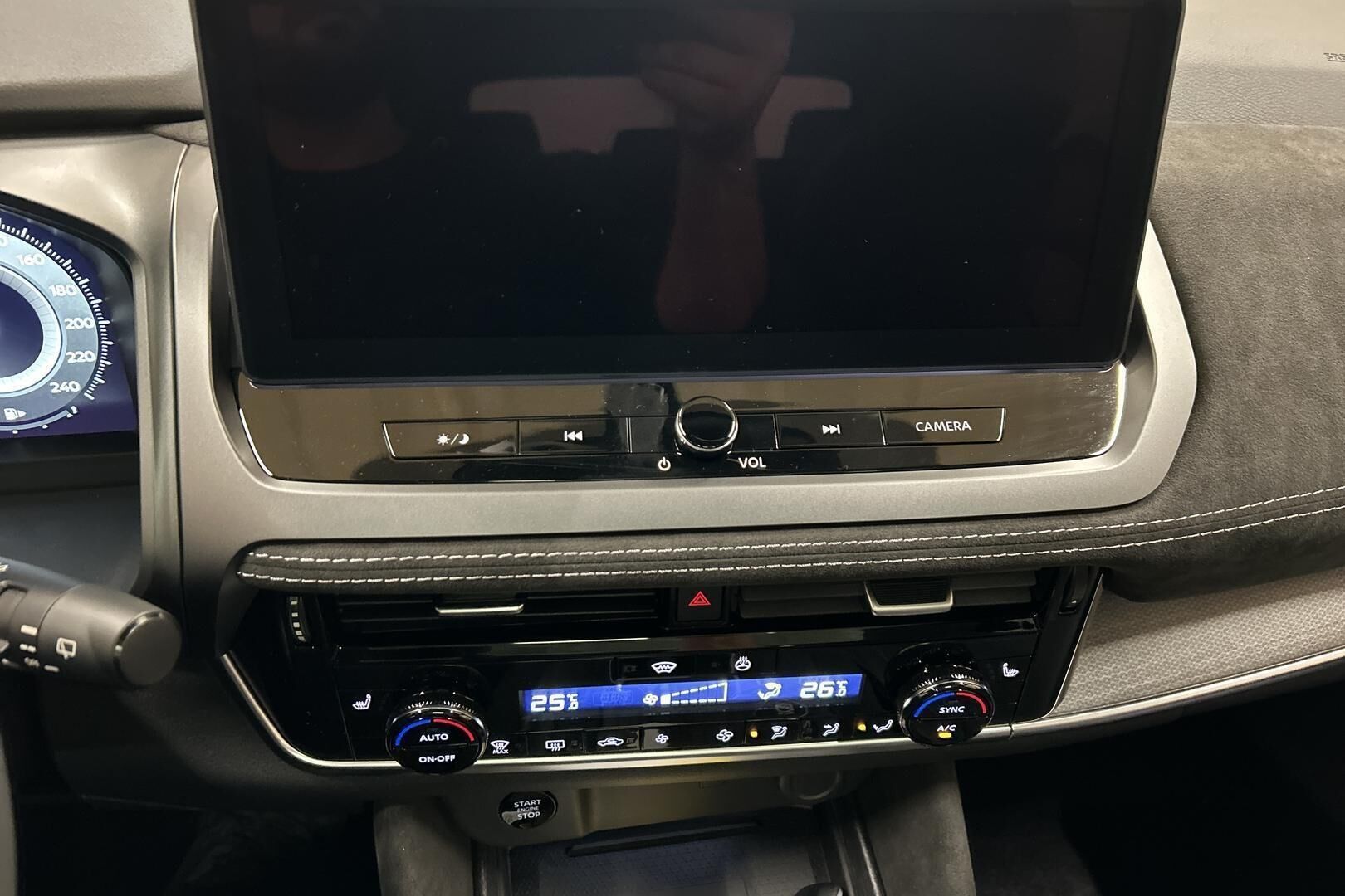 Nissan Qashqai iso kuva 8