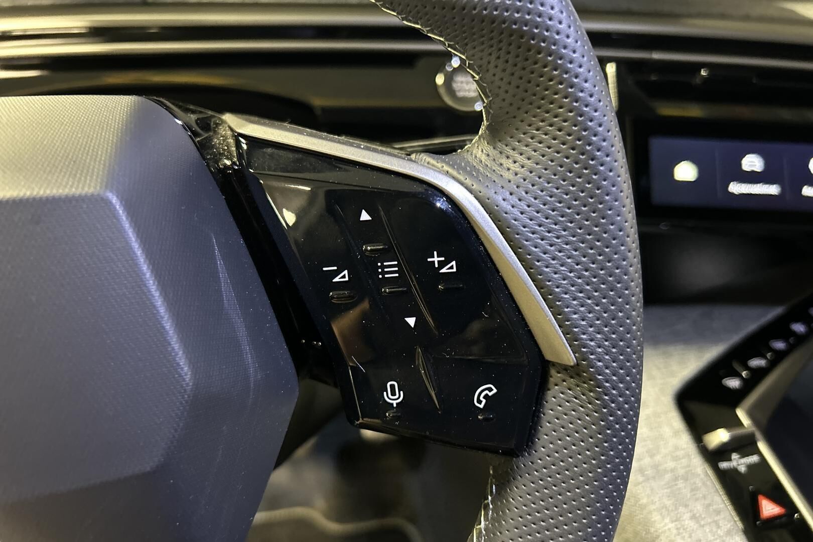 Peugeot 5008 iso kuva 23