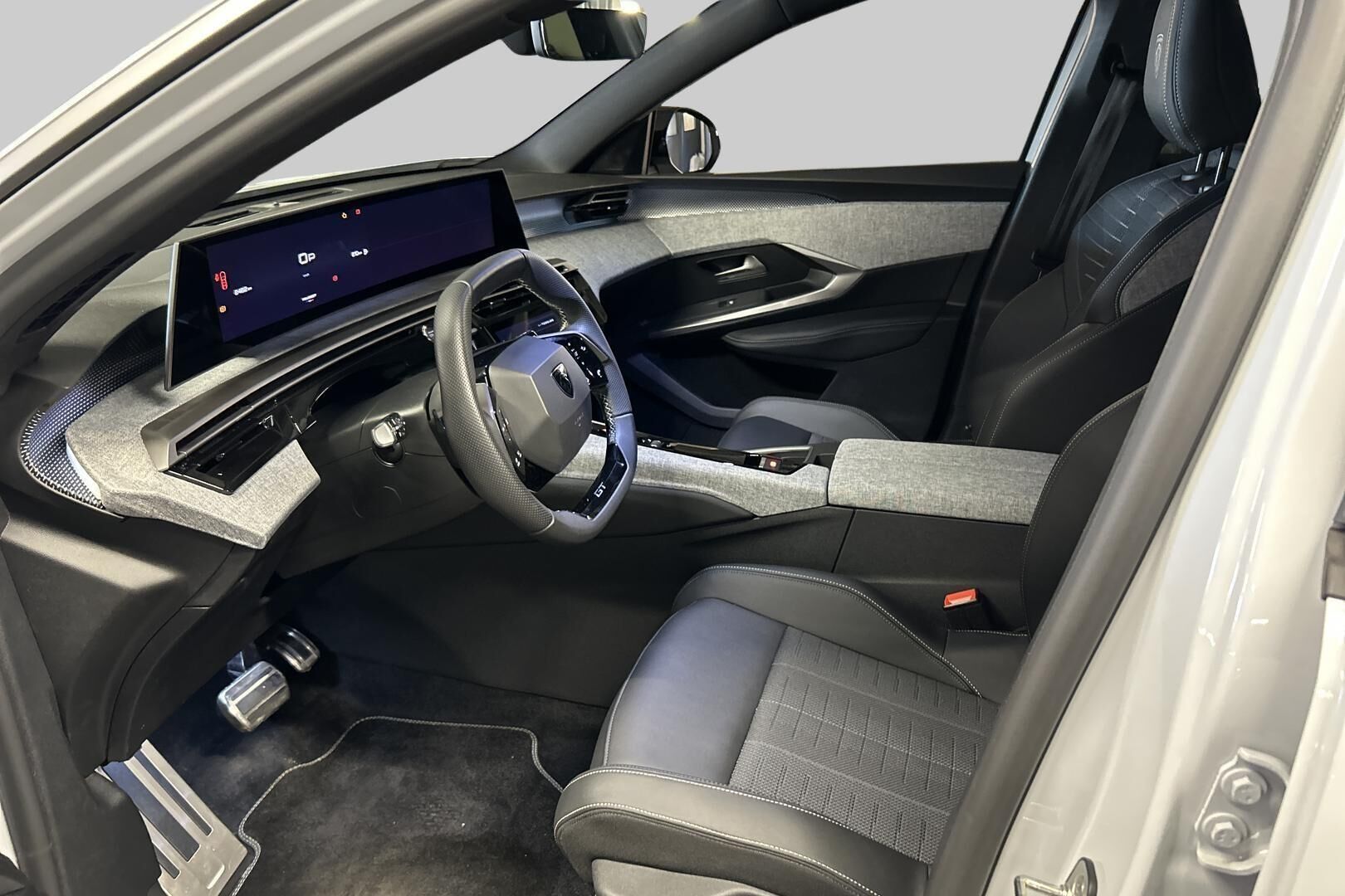 Peugeot 5008 iso kuva 8