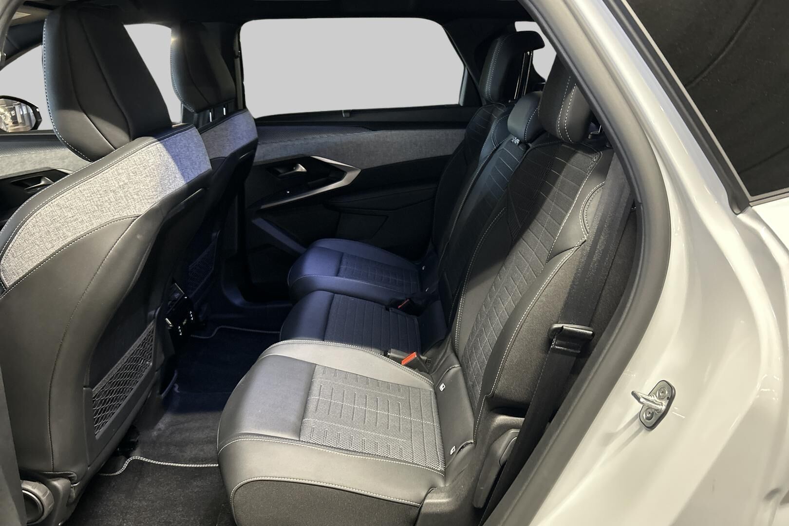 Peugeot 5008 iso kuva 9