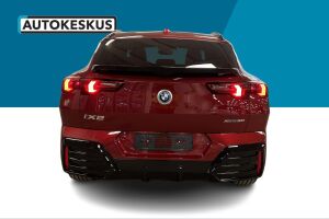 BMW iX2 esikatselu 11