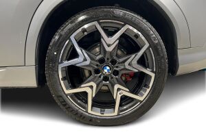 BMW iX2 esikatselu 12