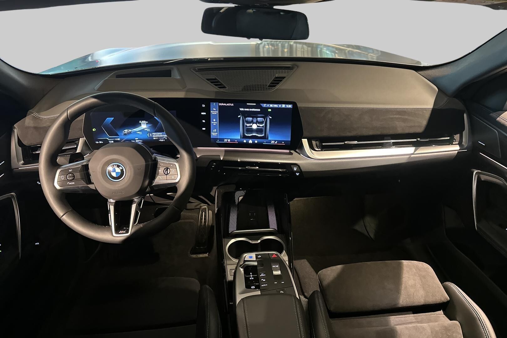BMW iX2 iso kuva 12