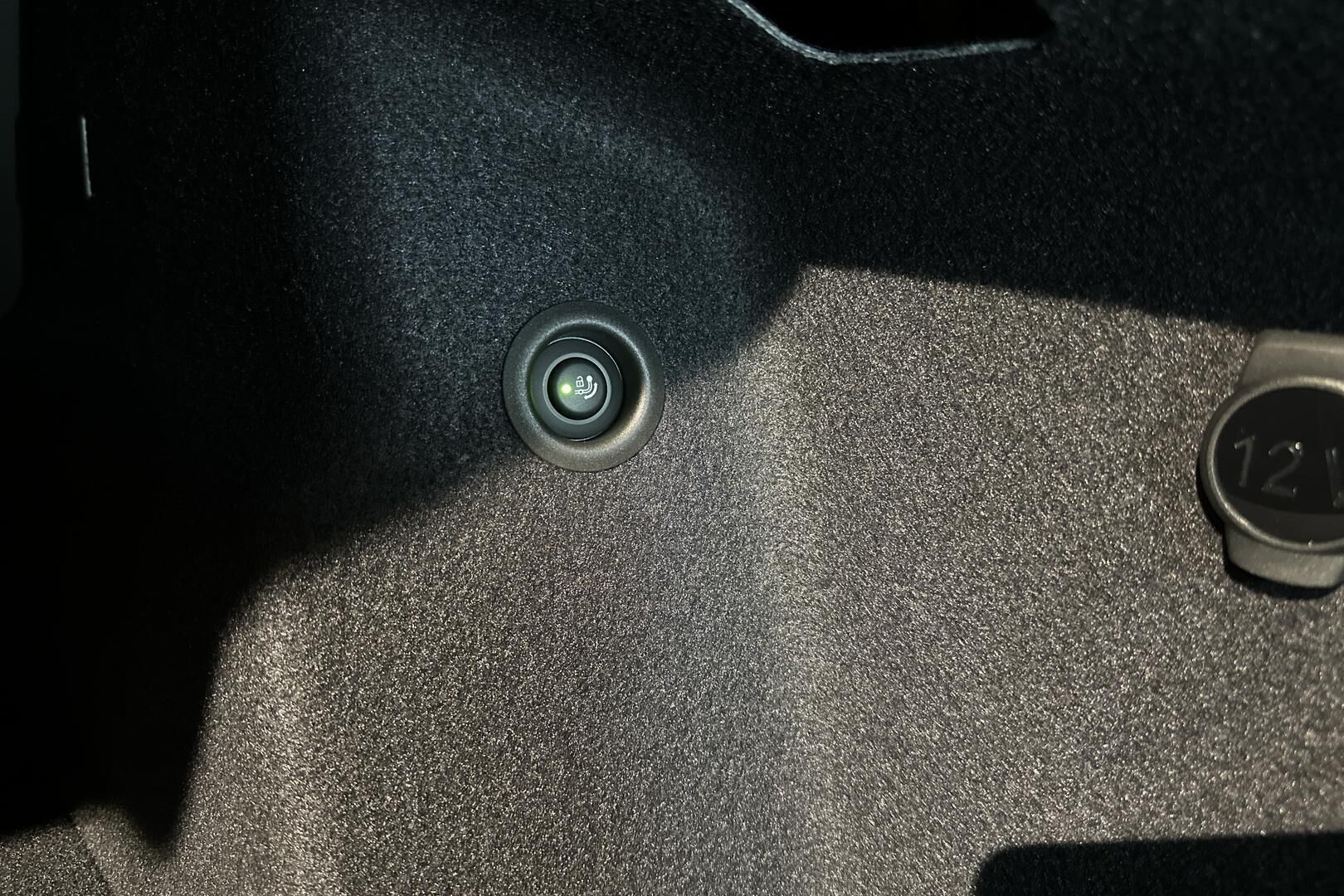 BMW iX2 iso kuva 17