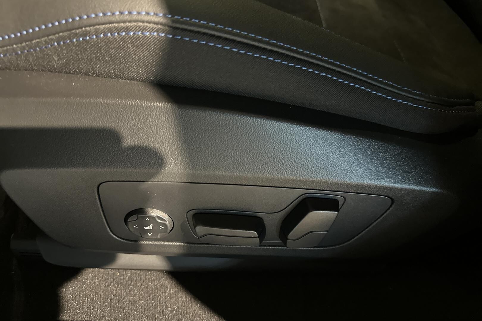 BMW iX2 iso kuva 23