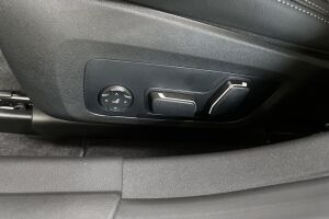 BMW i4 esikatselu 18