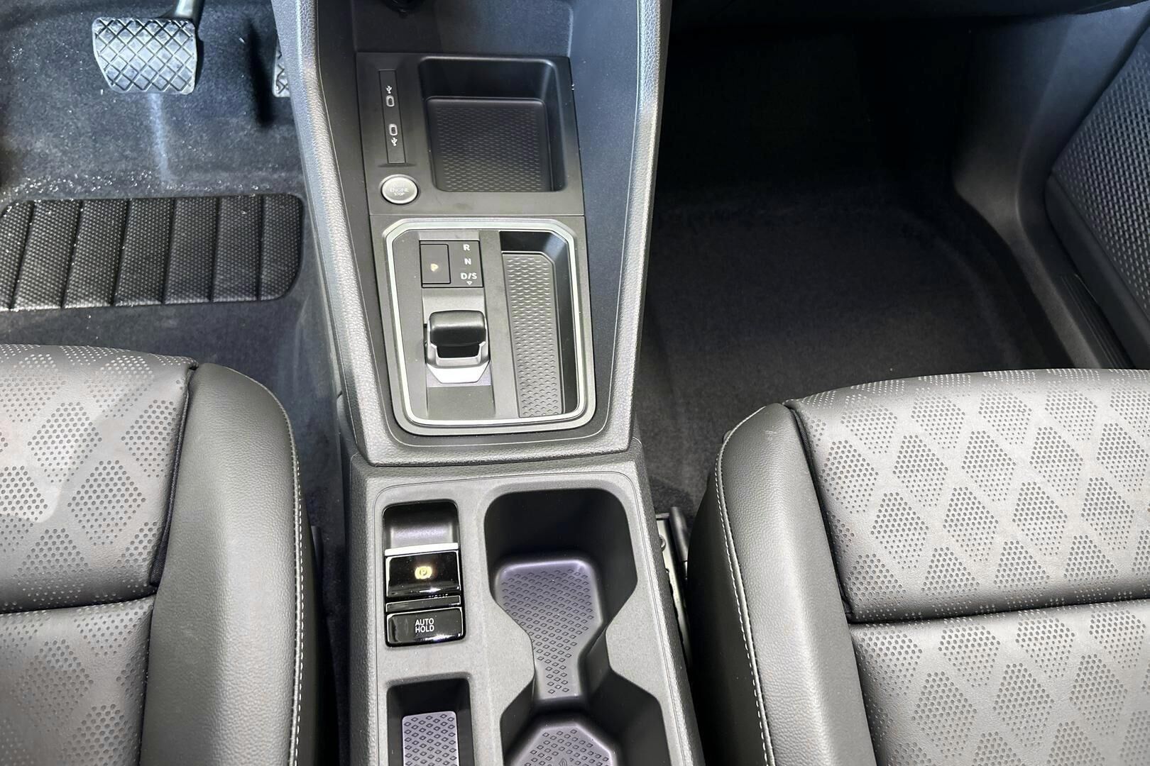 Ford Grand Tourneo Connect iso kuva 20