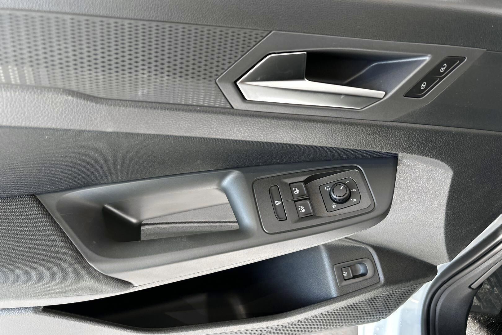 Ford Grand Tourneo Connect iso kuva 27