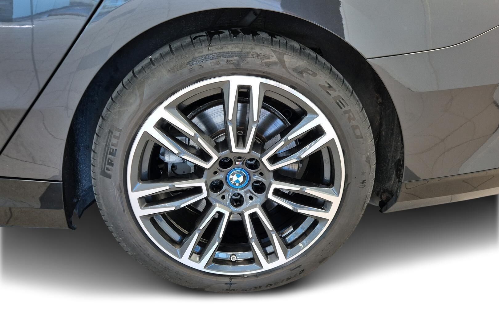 BMW I5 iso kuva 17