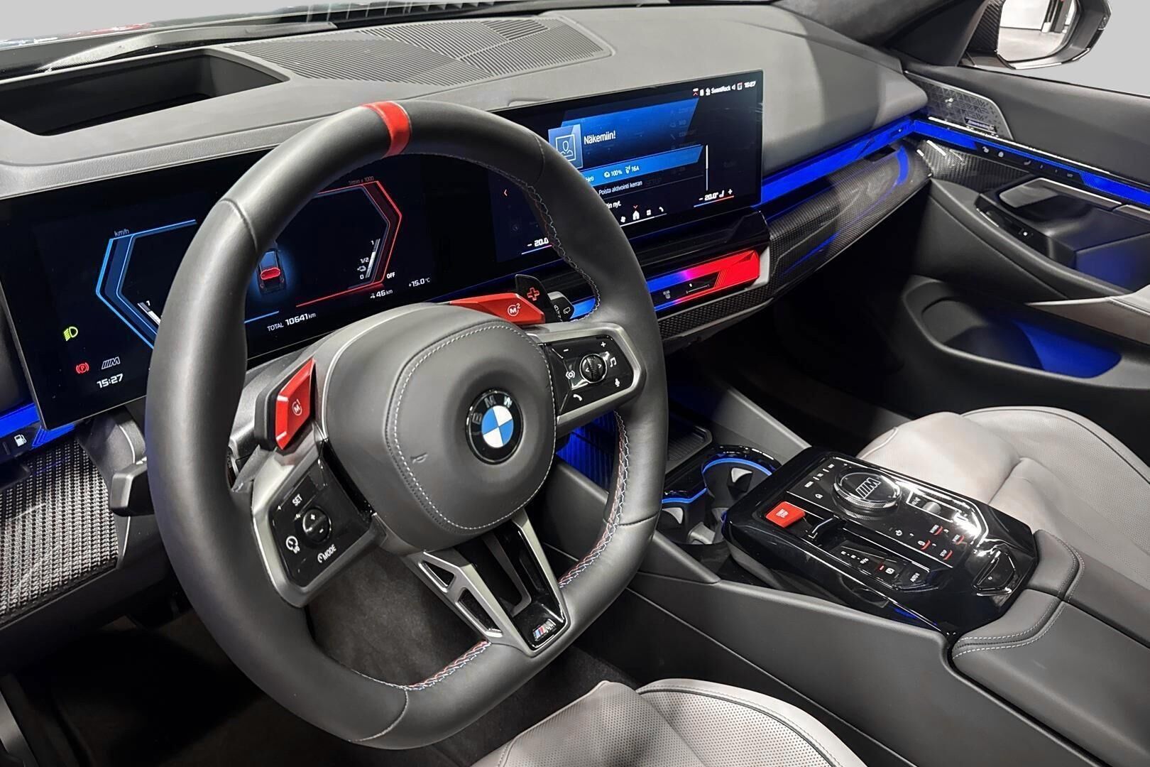 BMW M5 iso kuva 15