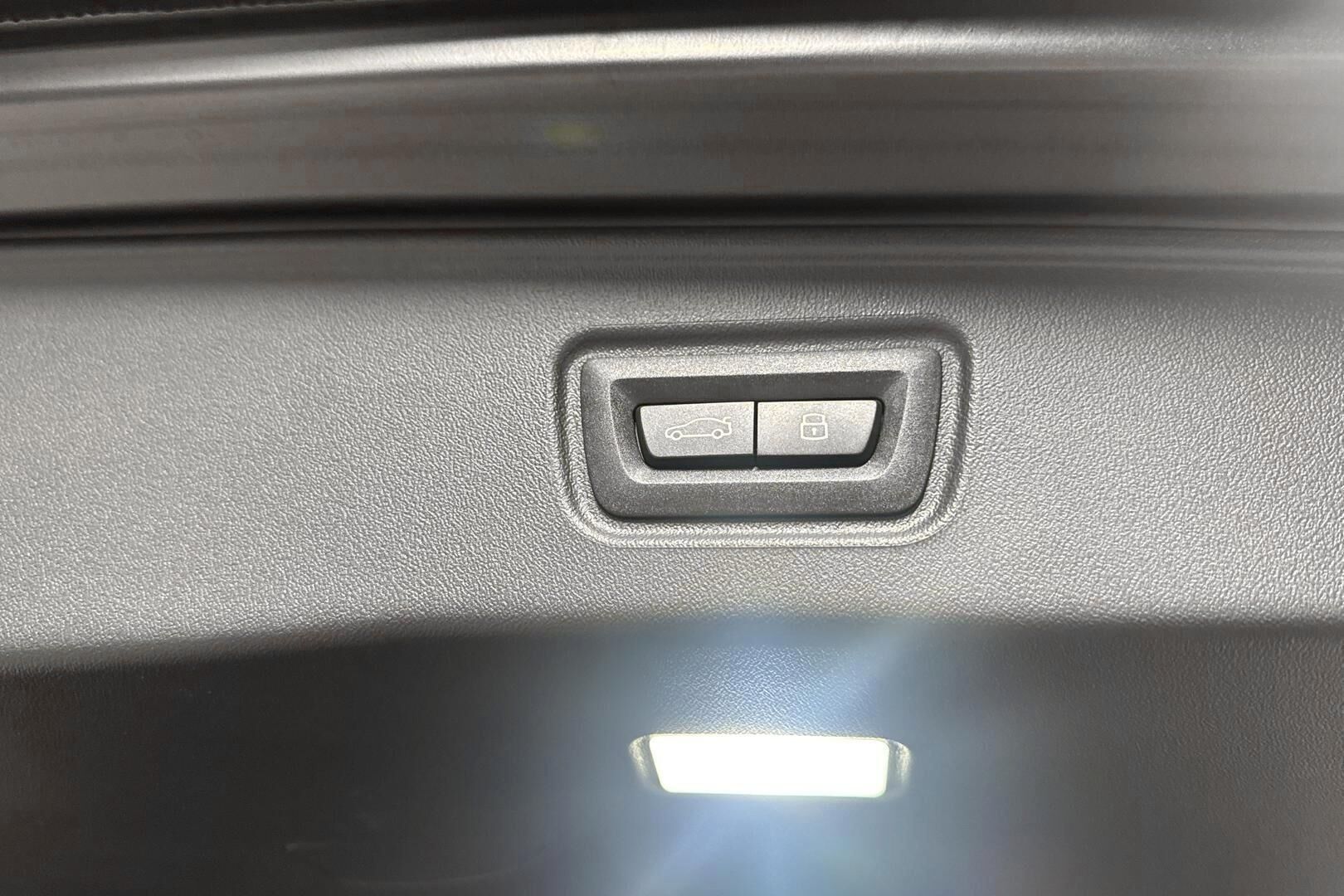 BMW M5 iso kuva 21