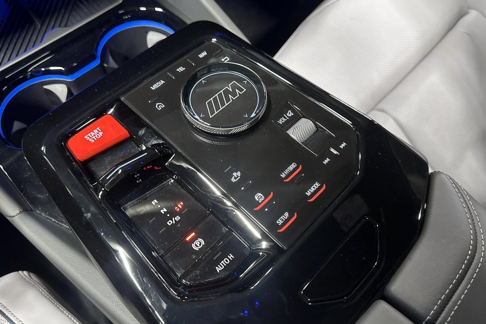 BMW M5 iso kuva 35
