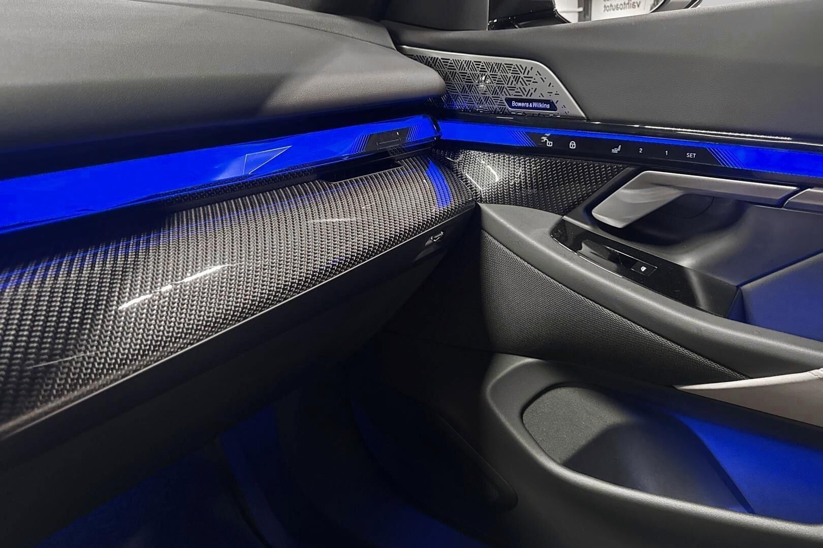 BMW M5 iso kuva 38