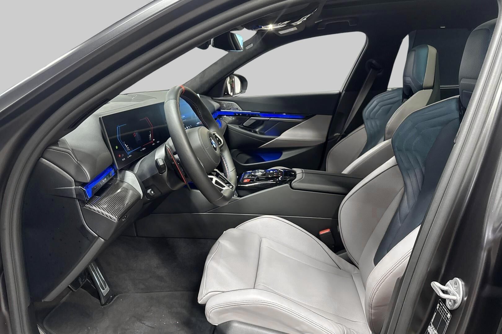 BMW M5 iso kuva 8