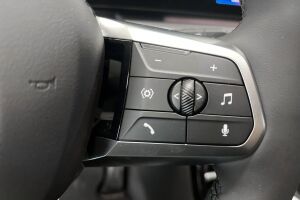 BMW iX1 esikatselu 19