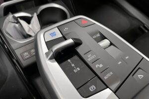 BMW iX1 esikatselu 20