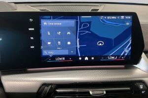 BMW iX1 esikatselu 21