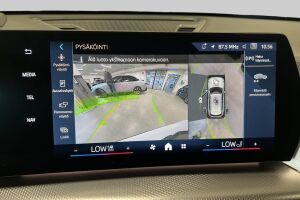 BMW iX1 esikatselu 22