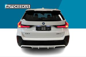 BMW iX1 esikatselu 5