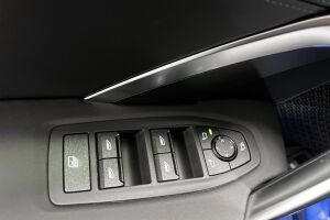 BMW iX1 esikatselu 16