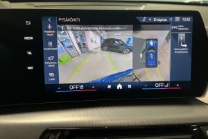 BMW iX1 esikatselu 23