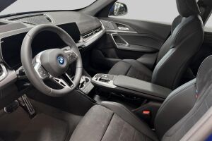 BMW iX1 esikatselu 8