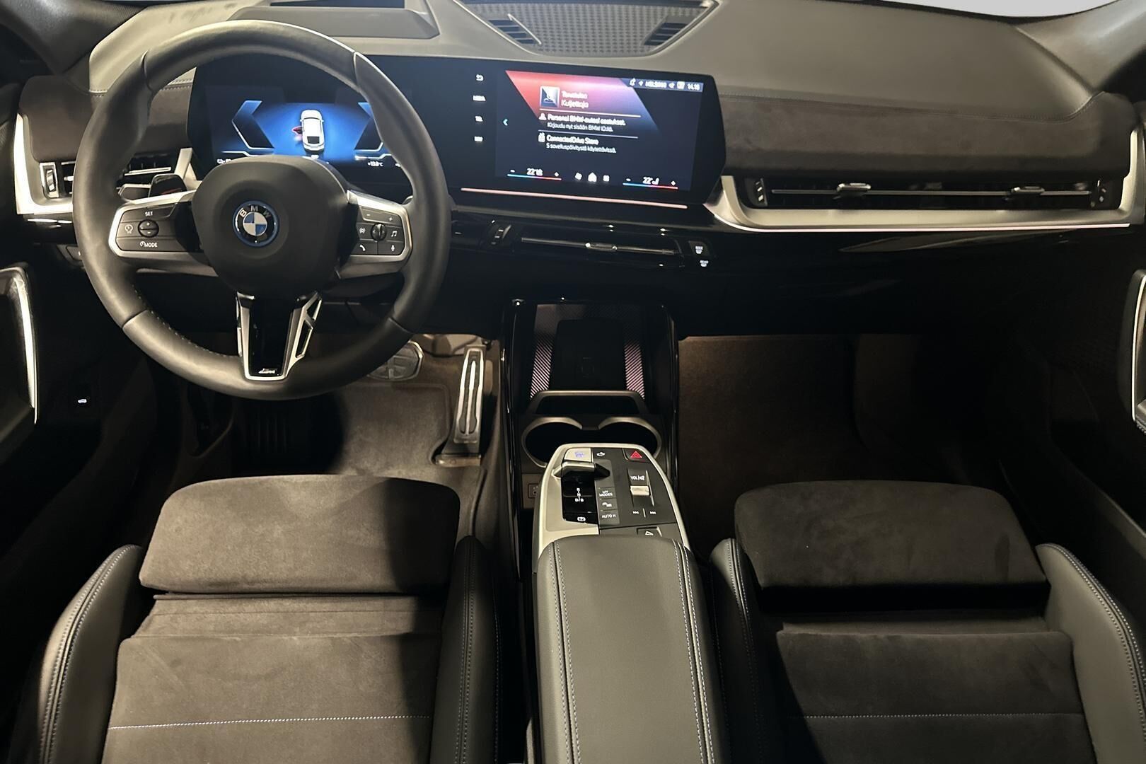 BMW iX2 iso kuva 10