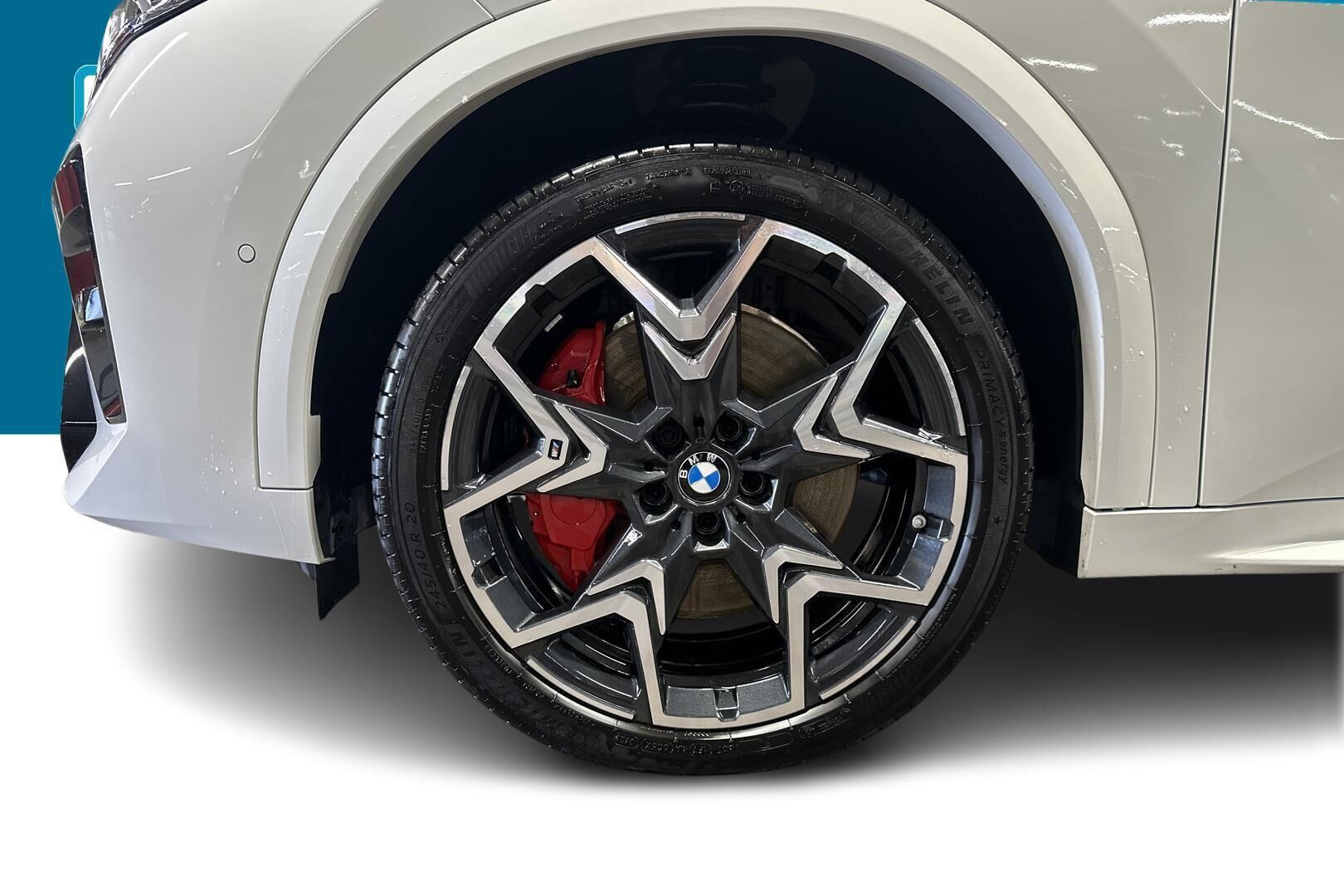 BMW iX2 iso kuva 12