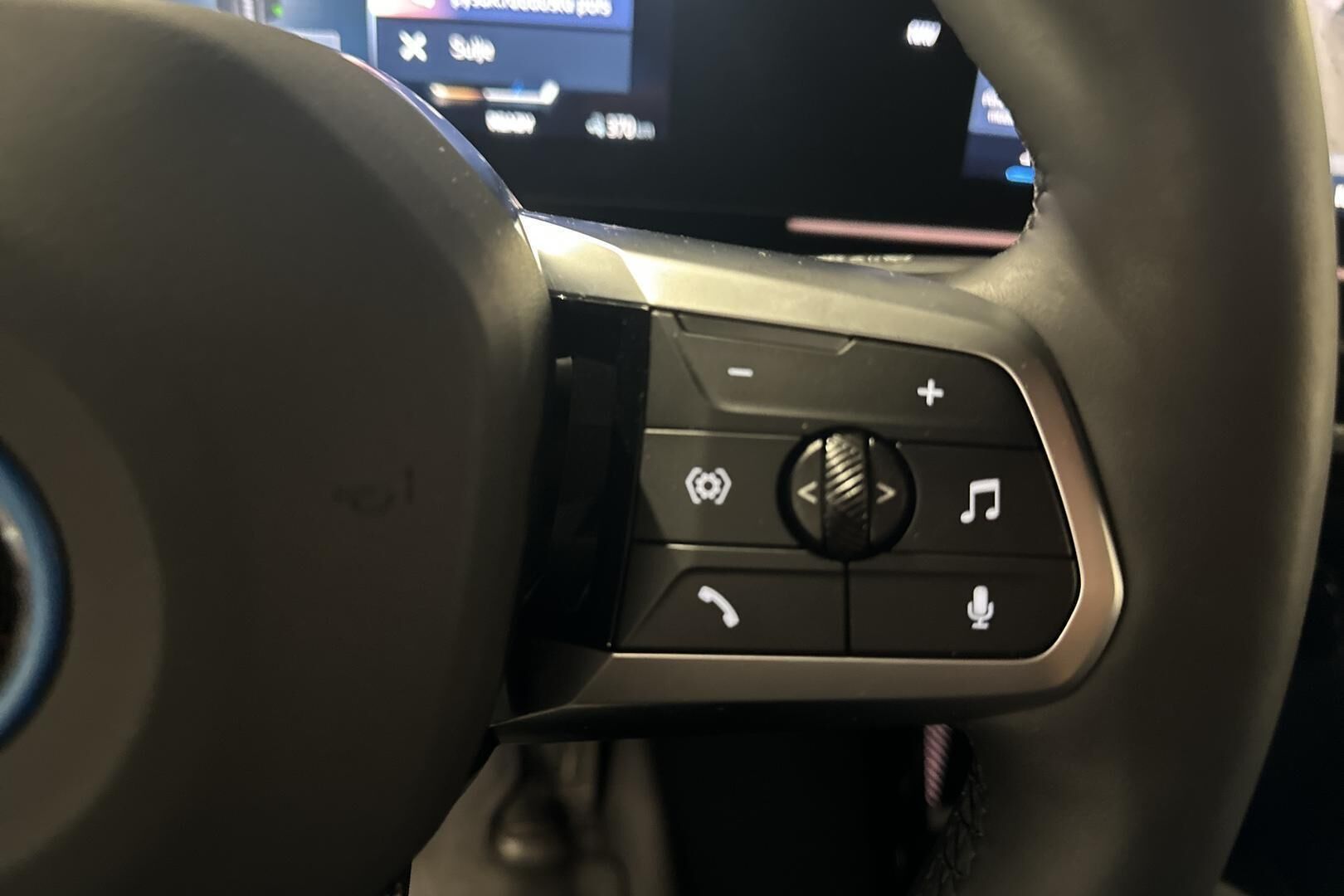BMW iX2 iso kuva 23