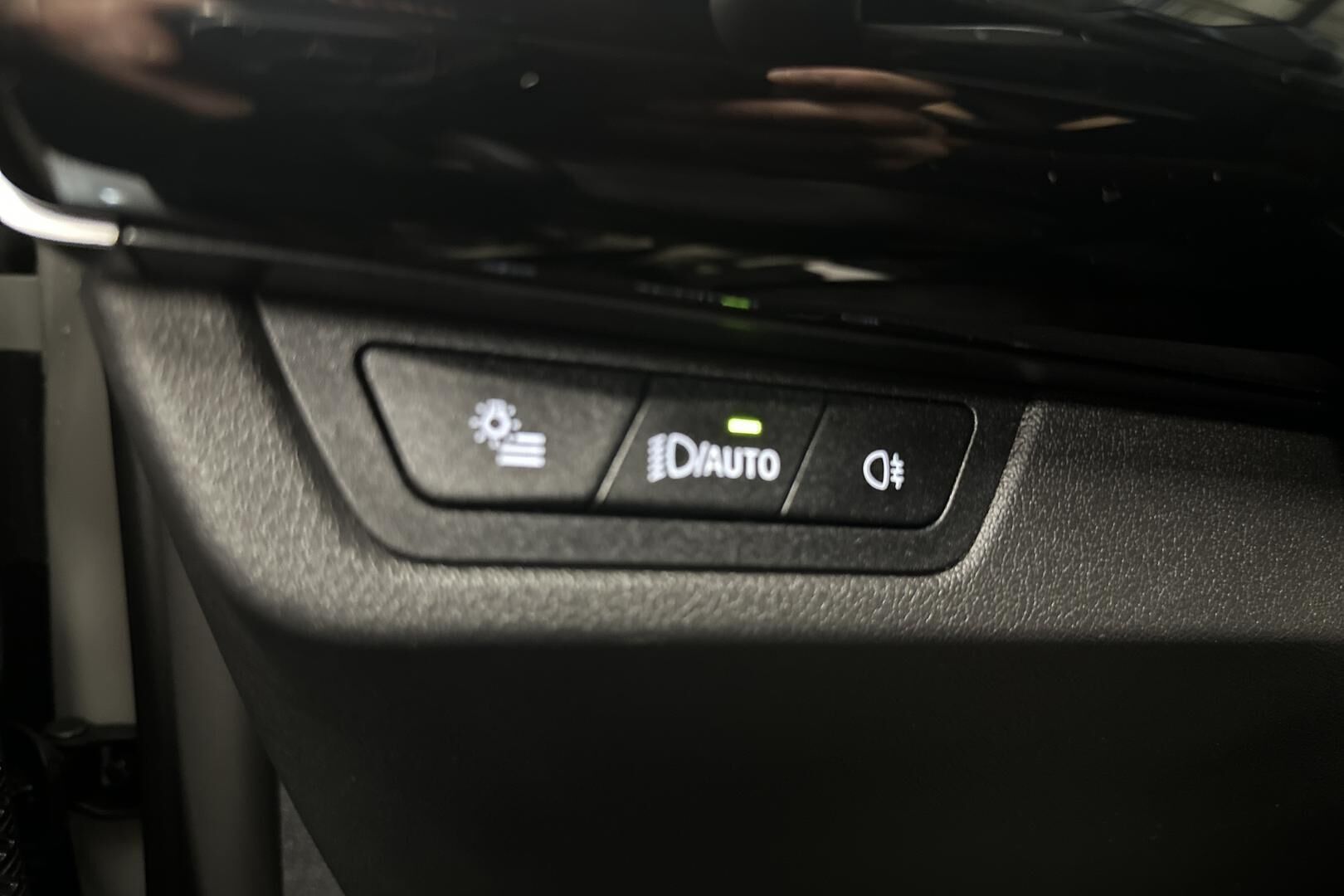 BMW iX2 iso kuva 24