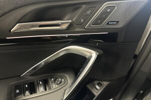 BMW iX2 esikatselu 25