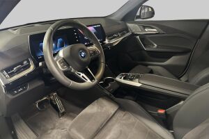 BMW iX2 esikatselu 8