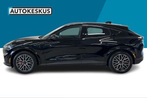 Ford Mustang Mach-E esikatselu 20