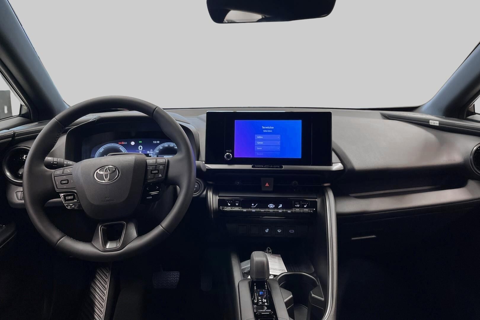Toyota C-HR iso kuva 9