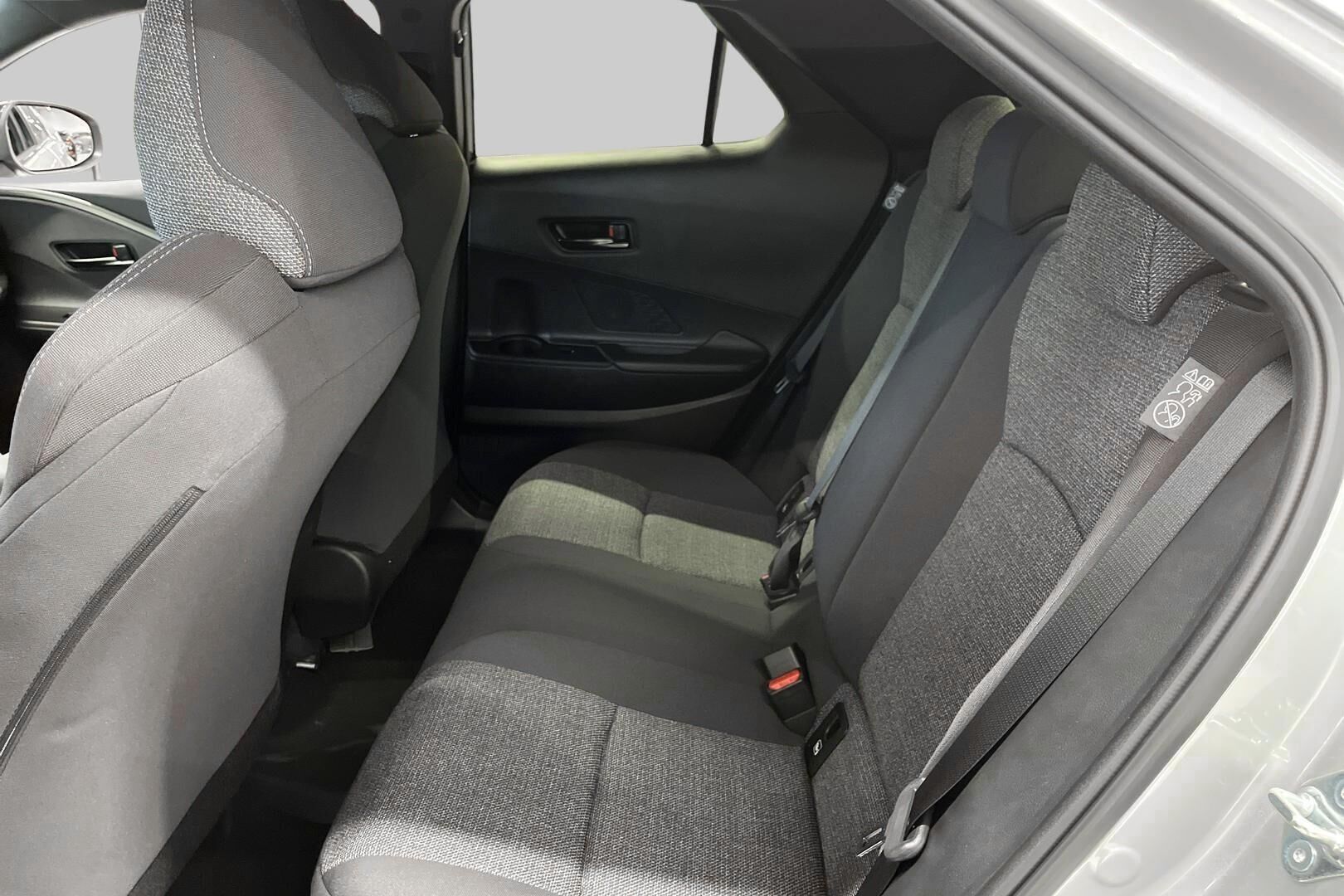Toyota C-HR iso kuva 8