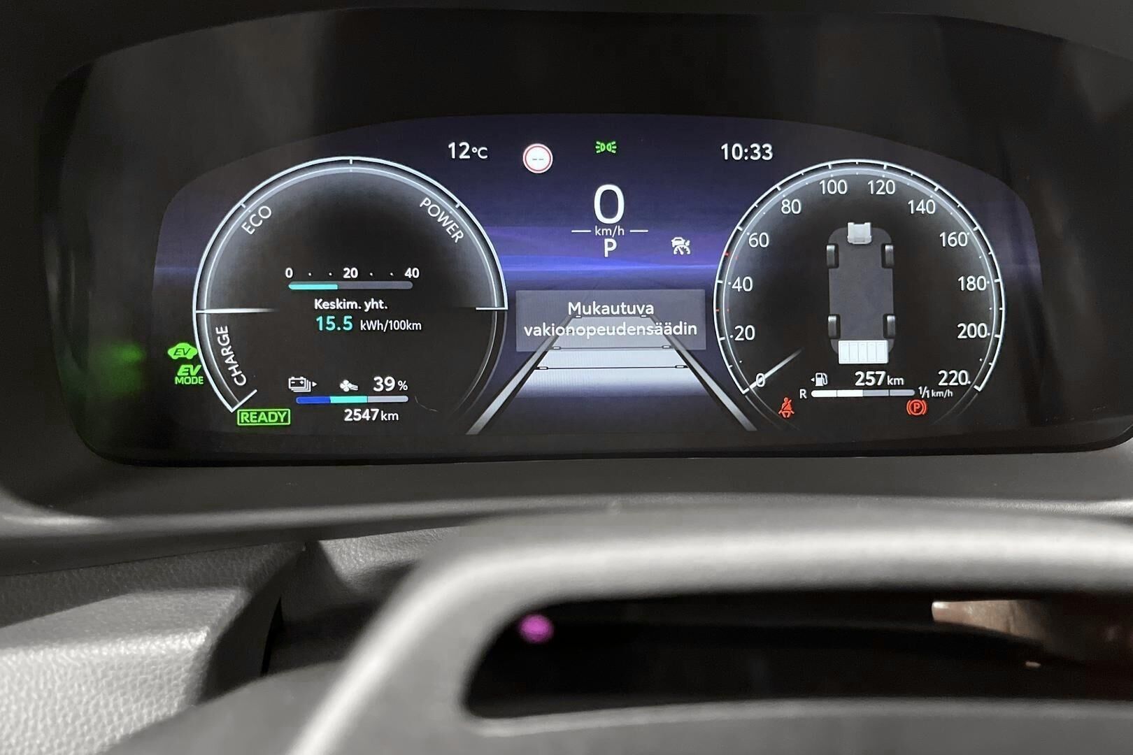 Toyota C-HR iso kuva 13
