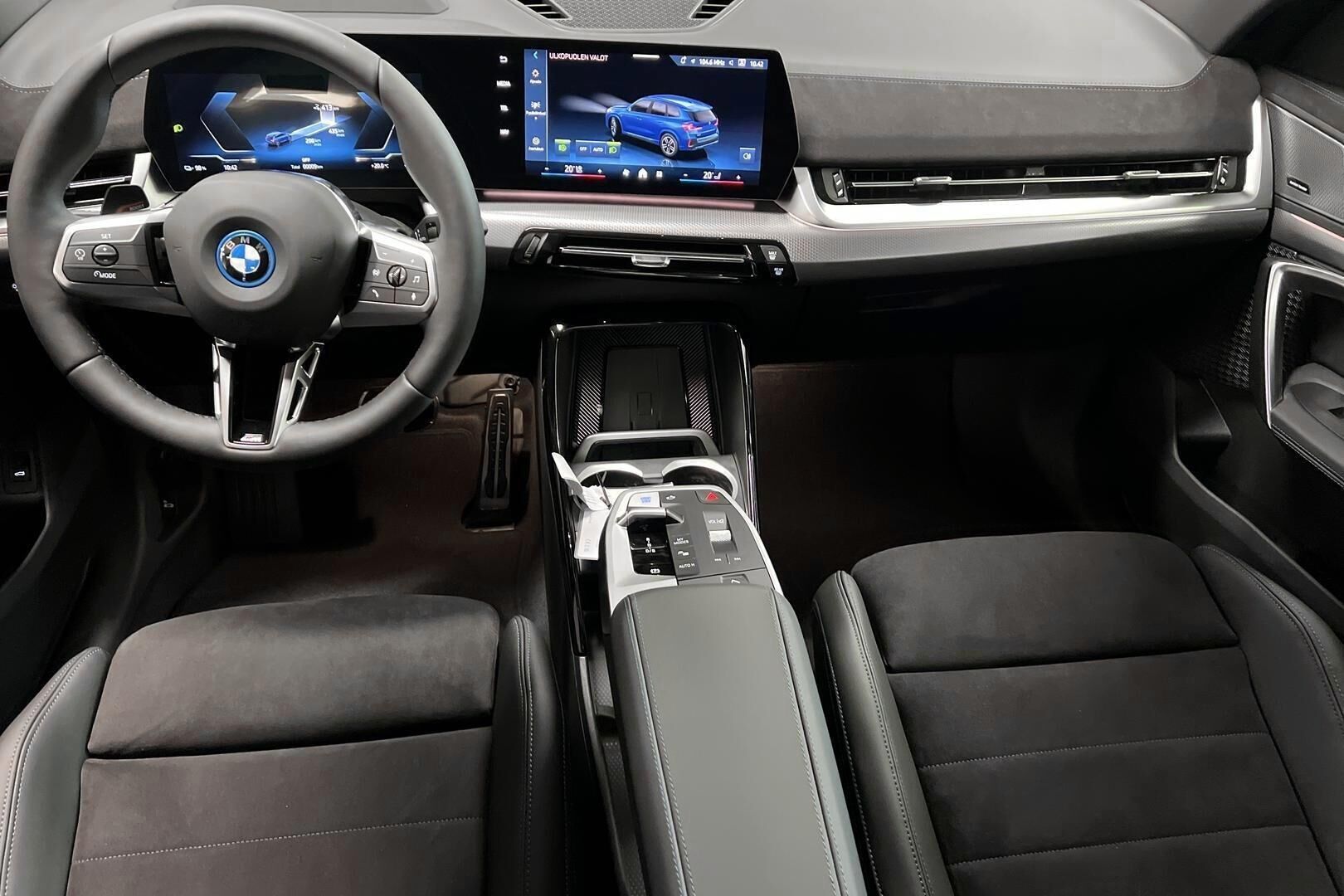 BMW iX1 iso kuva 7