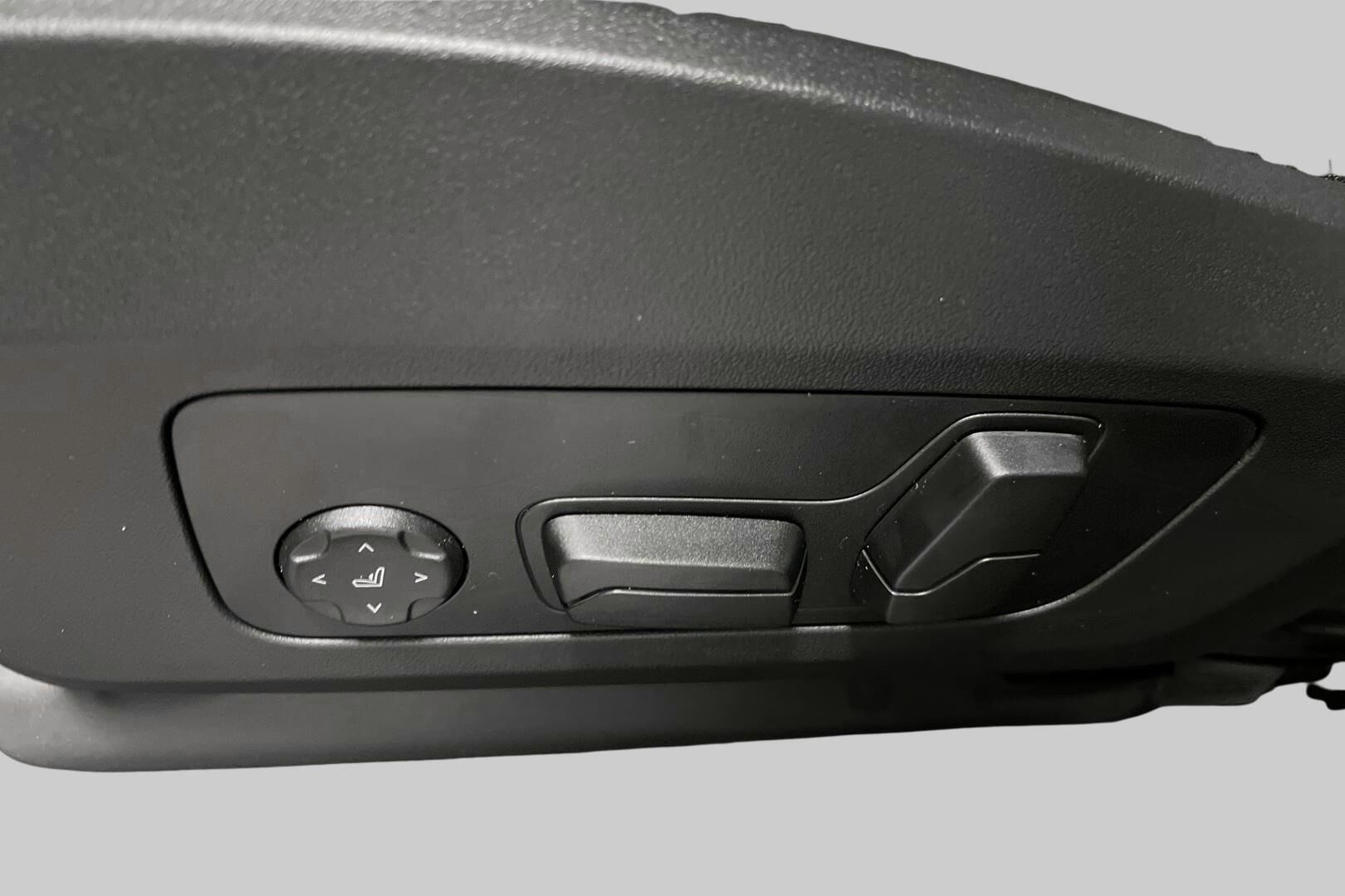 BMW iX1 iso kuva 20
