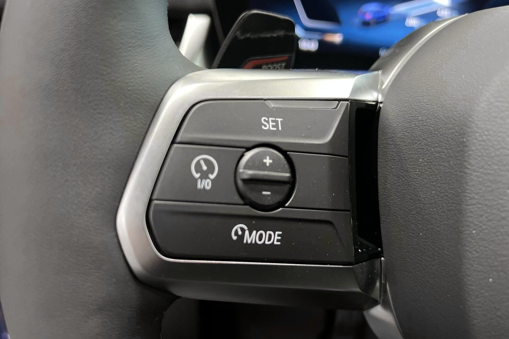 BMW iX1 iso kuva 21