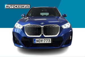 BMW iX1 esikatselu 2
