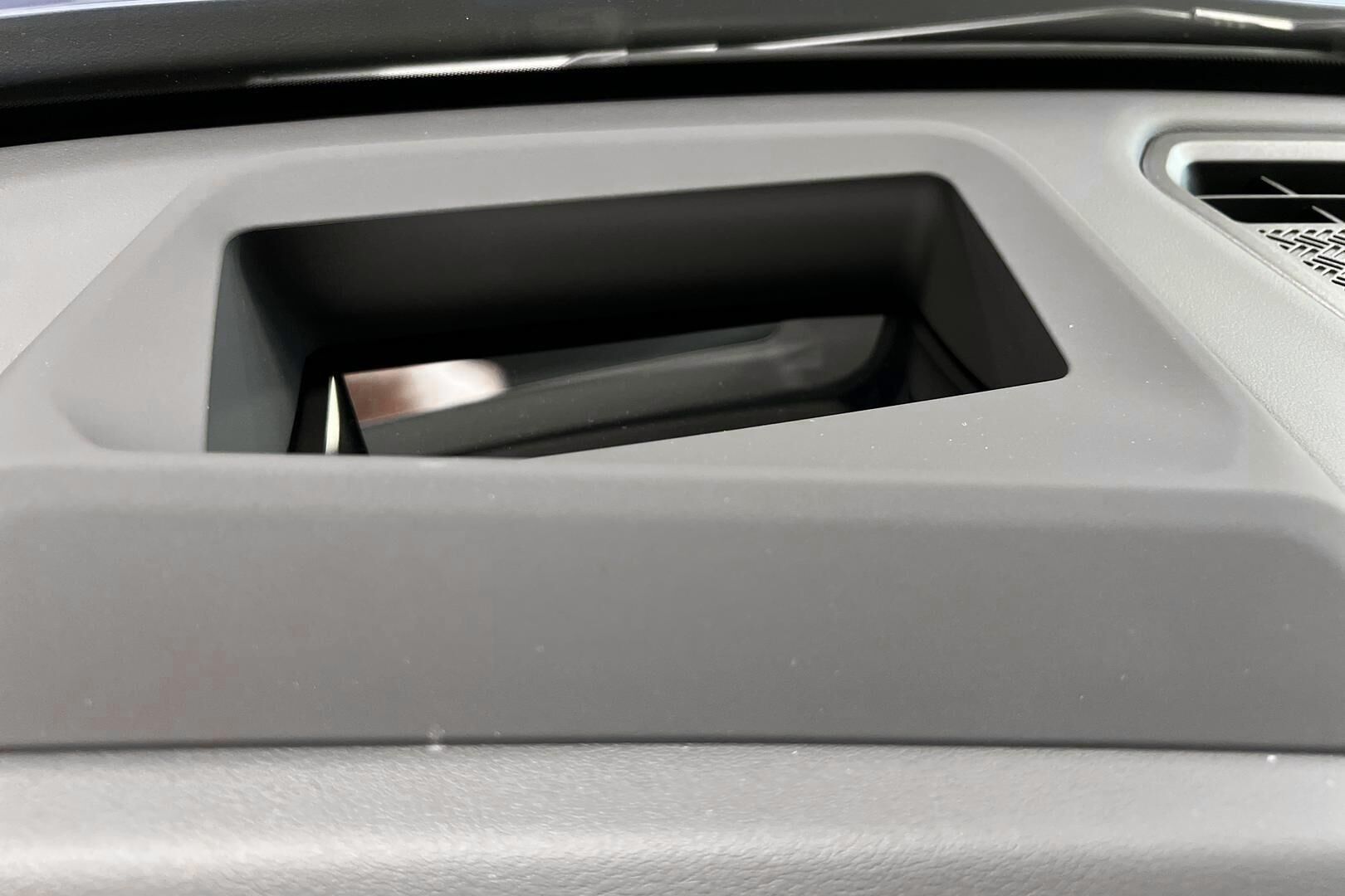 BMW iX1 iso kuva 23