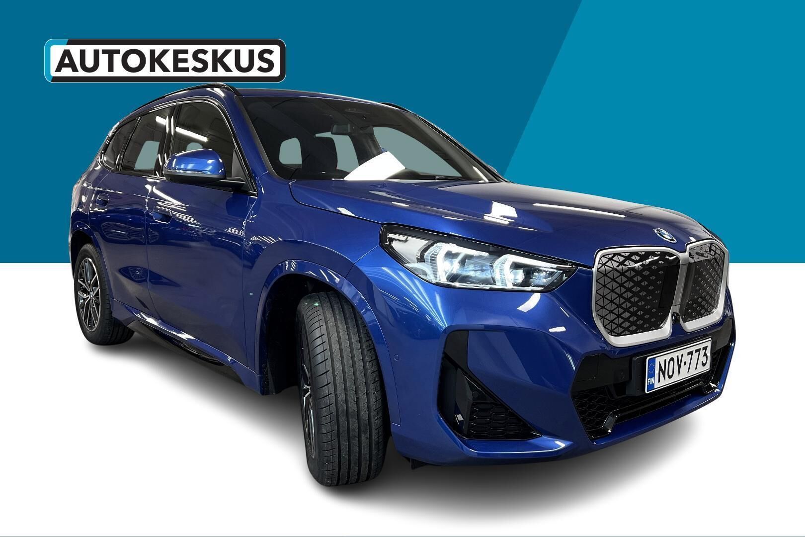BMW iX1 iso kuva 13