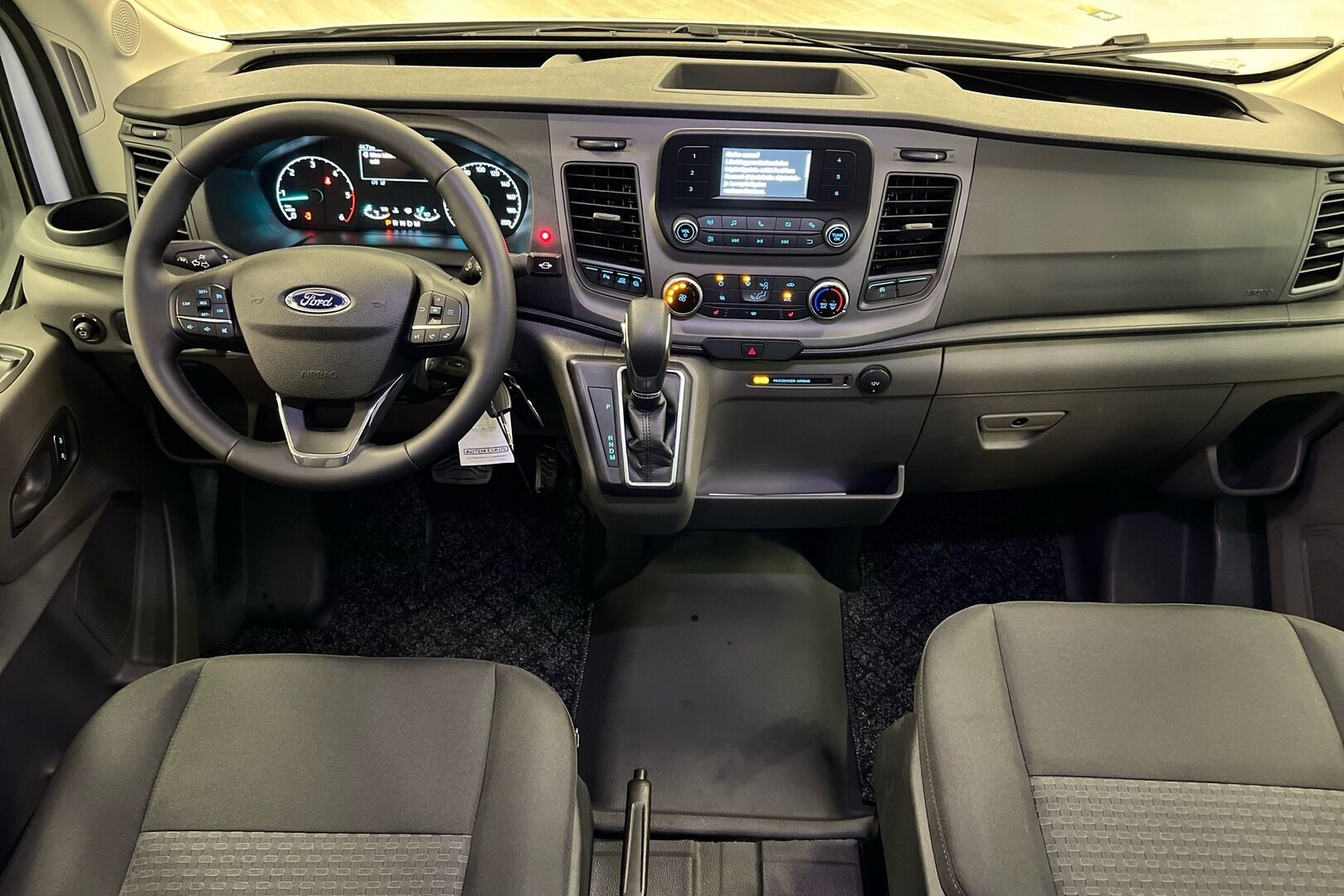 Ford Transit iso kuva 14